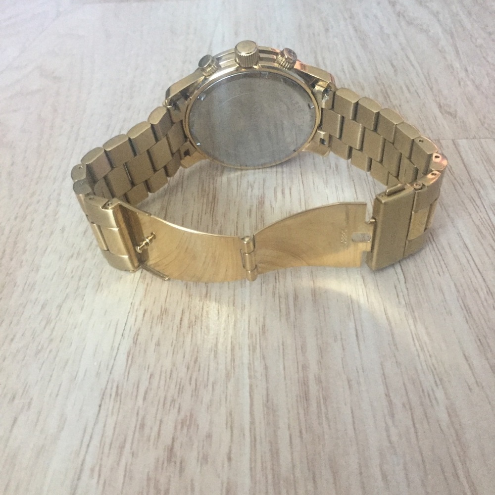 Michael Kors Oversized “ Gold “ Watch . - Picture 5 of 6